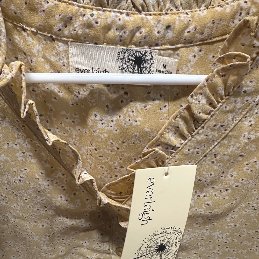 Everleigh Cream Ruffled Buttoned Blouse - Picture 3 of 4